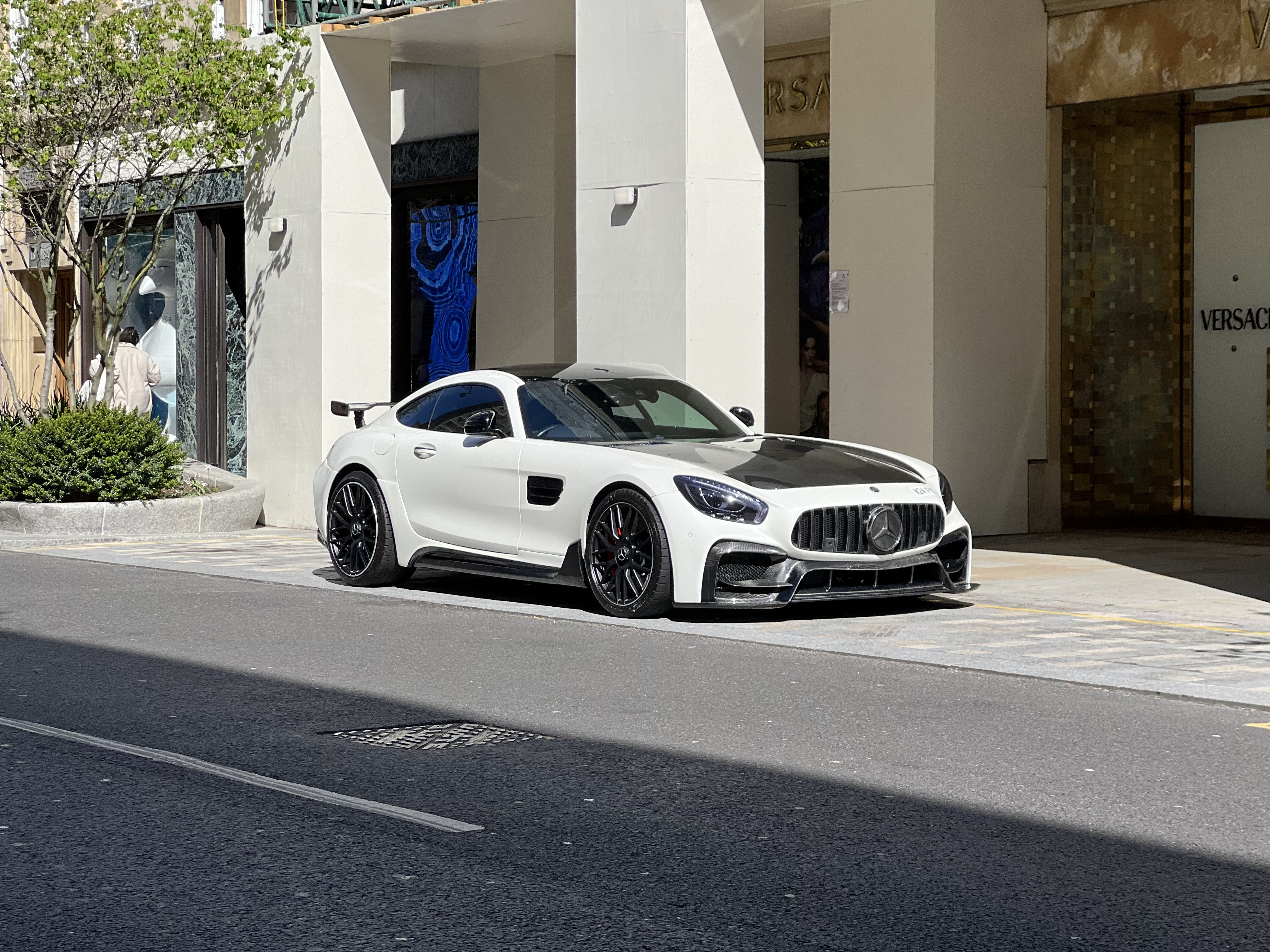 White Carbon Mercedes-AMG GT-R - Image 4