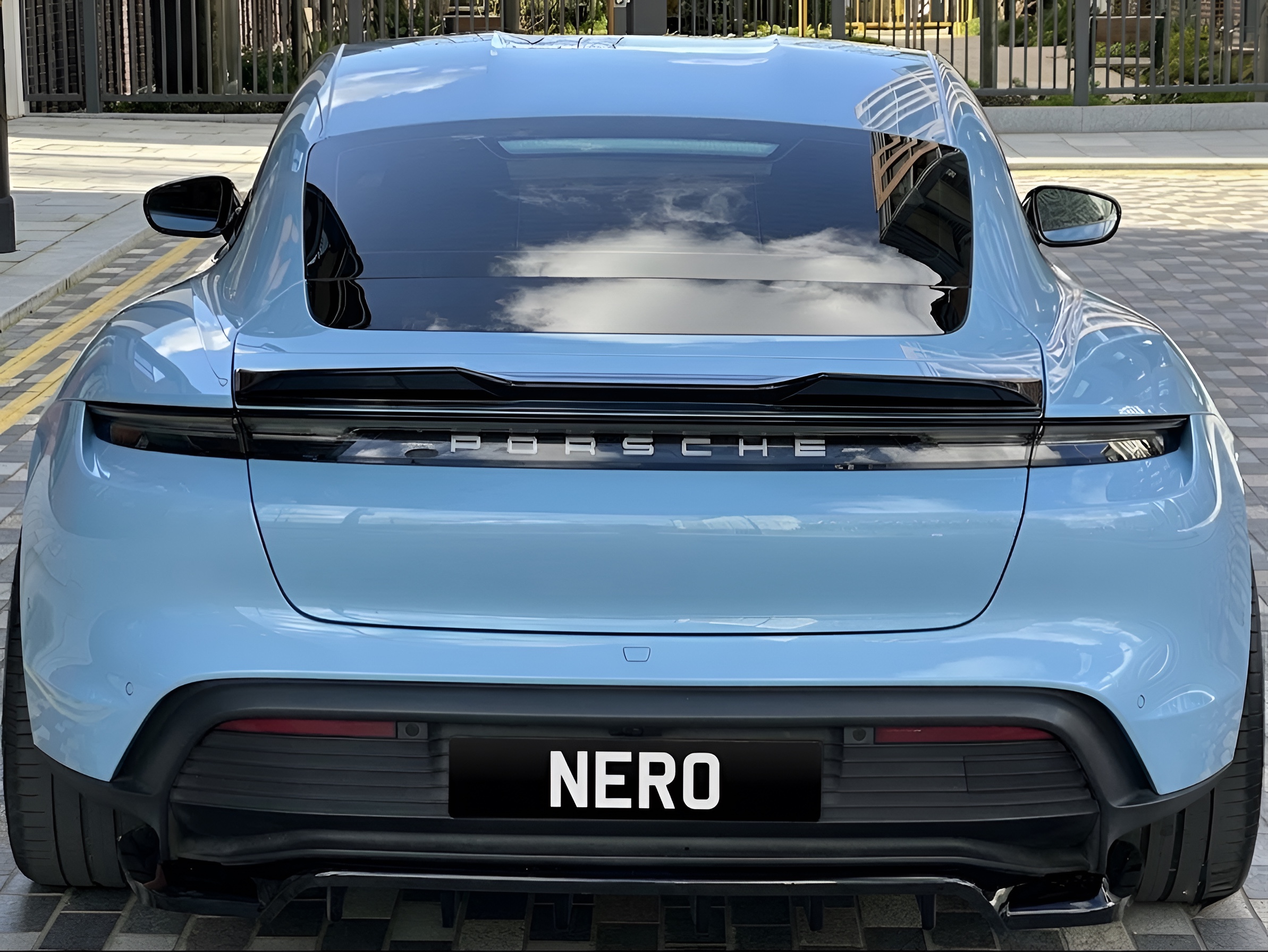 Tiffany Blue Porsche Taycan - Image 4