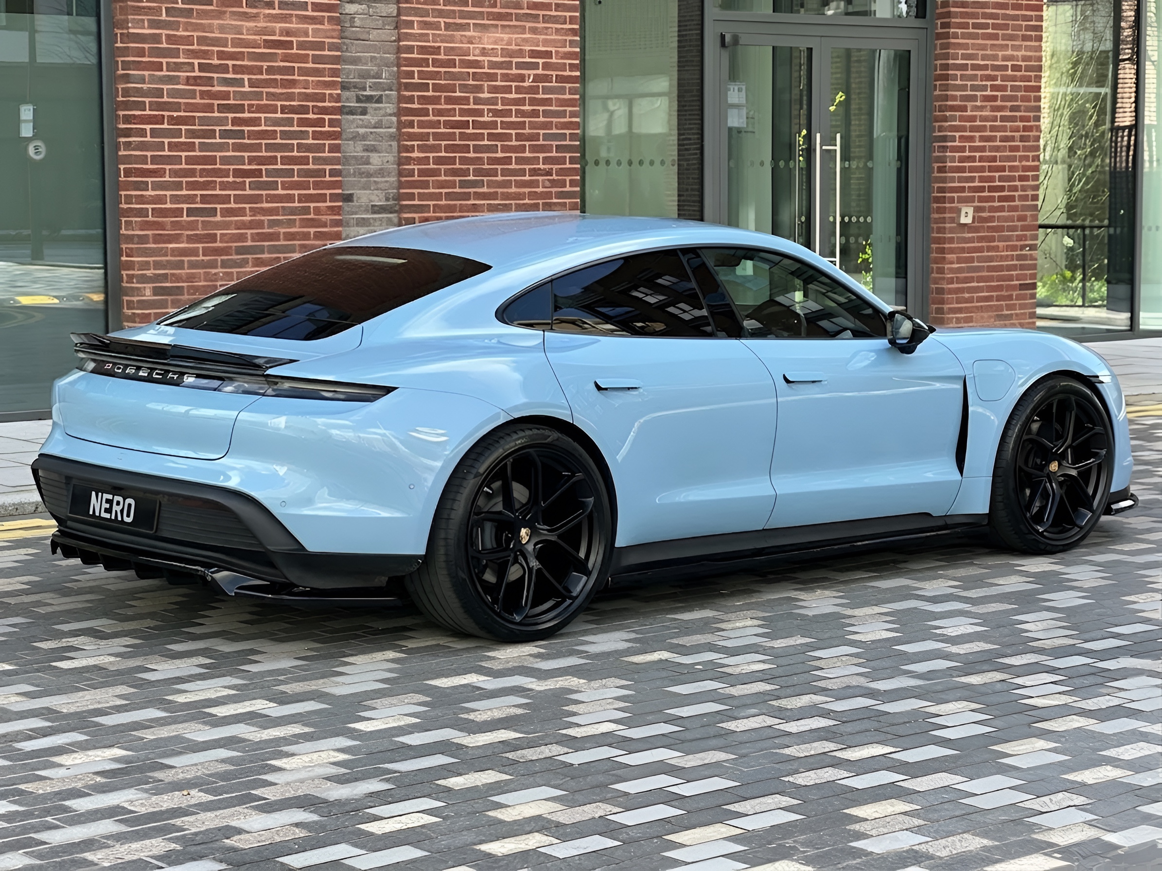 Tiffany Blue Porsche Taycan - Image 7